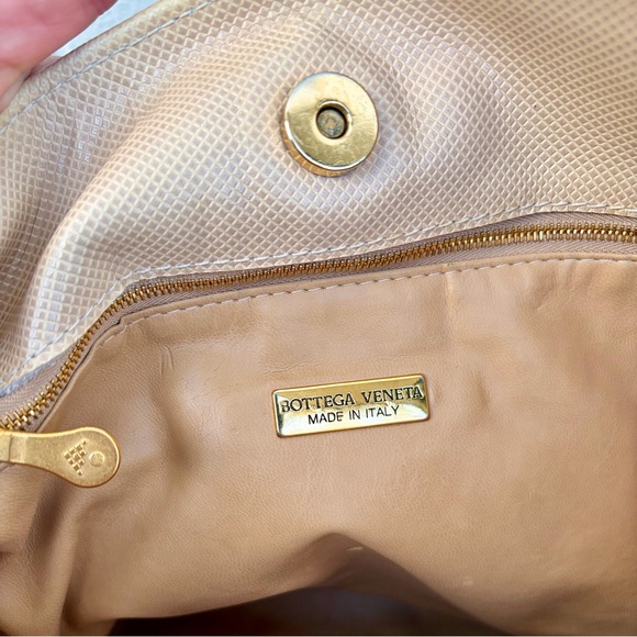 VTG Authentic Bottega Veneta Marco Polo Textured Leather Shoulder Bag, Cream EUC - Picture 14 of 16